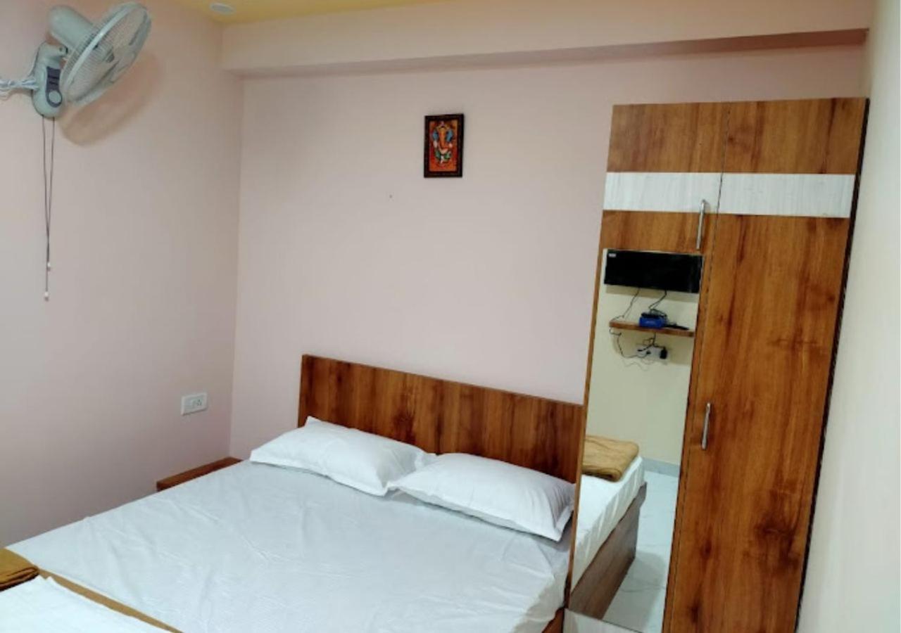 Mandara Comforts Hotel Bangalore Exterior photo