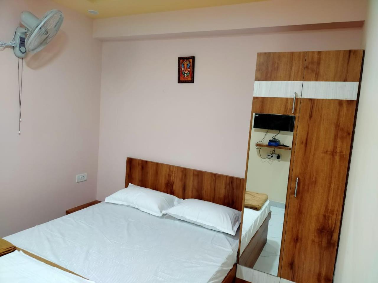 Mandara Comforts Hotel Bangalore Exterior photo
