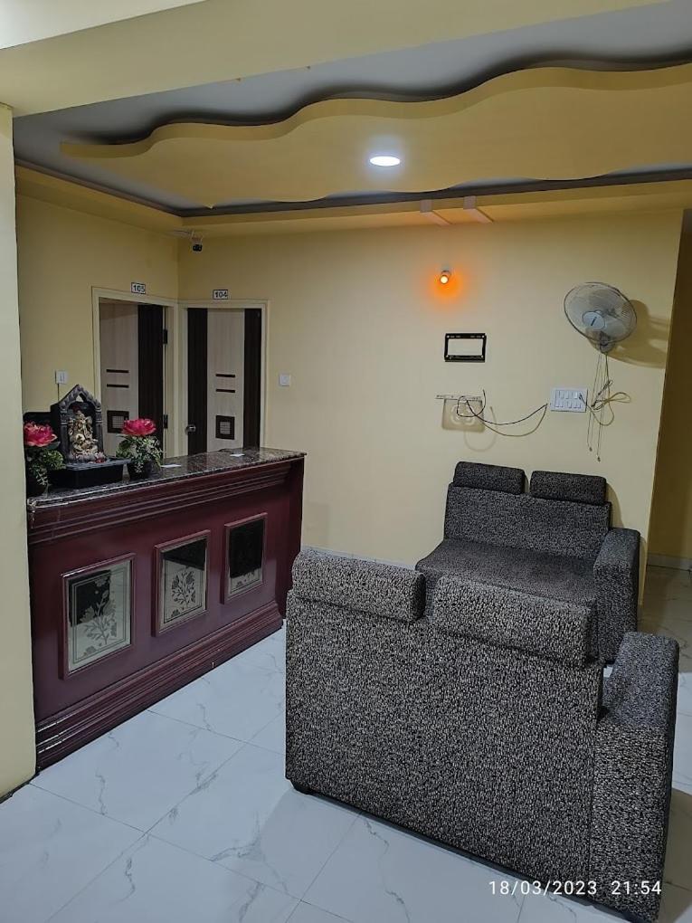 Mandara Comforts Hotel Bangalore Exterior photo